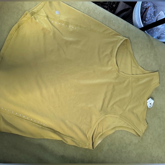 Lululemon High-Neck Running and Training Tank Top Sz 8 in Auric Gold 88 EUC - Picture 10 of 13